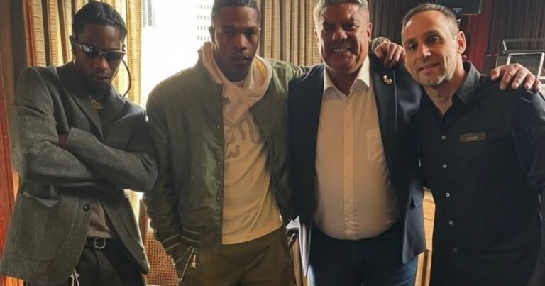 Chiqui Tapia, "cholulo" en la previa del Super Bowl: se sacó fotos con dos reconocidos traperos y hasta L-Gante le comentó