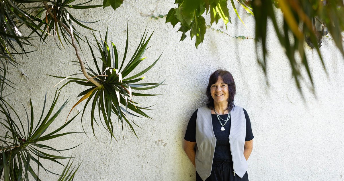 Vilma Ibarra debuta en la literatura: "Tenemos a la historia siempre atrás mirándonos"