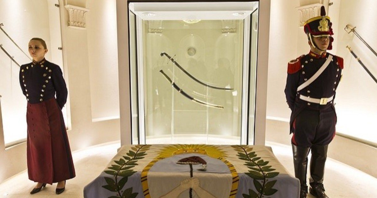 "El sable corvo debe estar en el Museo Histórico Nacional": hablan los herederos de Rozas