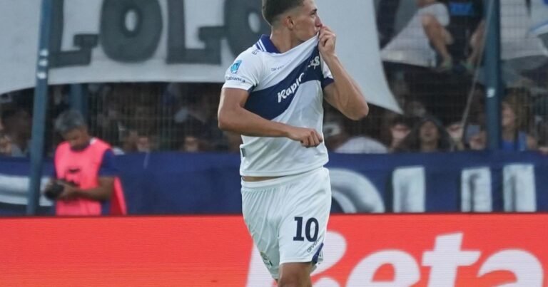 La zurda mágica de Nicolás Barros Schelotto: tras el gol olímpico a Racing ahora festejó ante Aldosivi con un tiro libre casi imposible