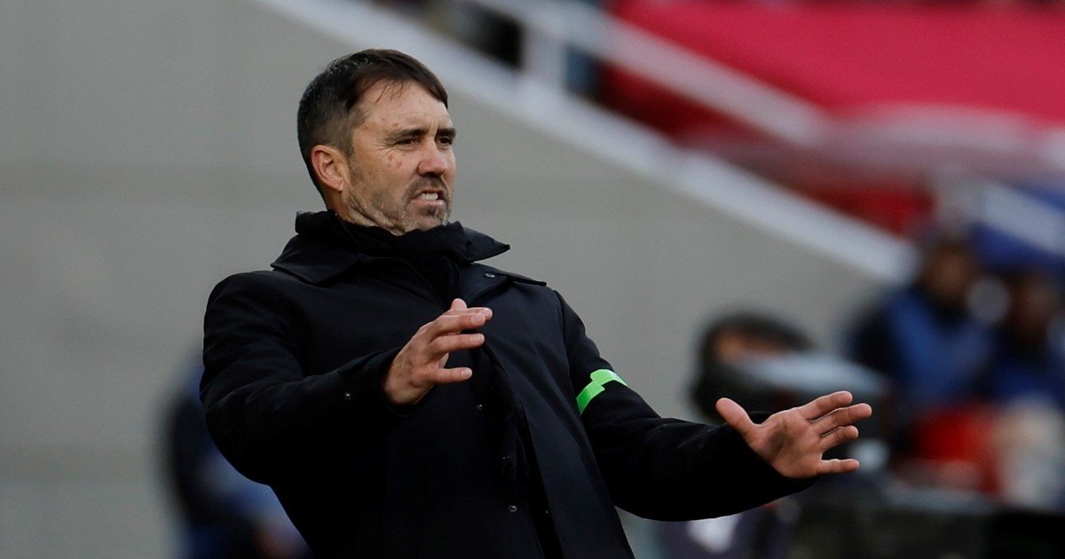 El método de "Chacho" Coudet: un DT apasionado y ambicioso con una faceta clave para remontar a un River golpeado