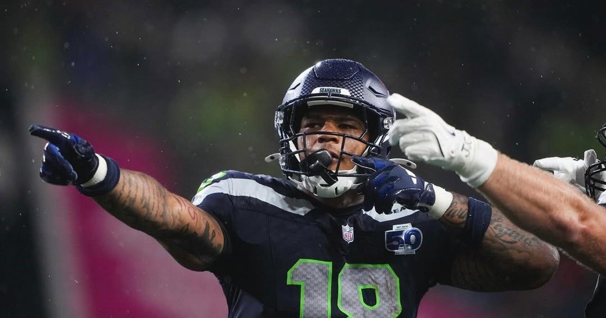 El salto del gigante Elijah Arroyo: de jugar en las canchas de tierra en Cancún, a meterse en el Super Bowl con los Seattle Seahawks