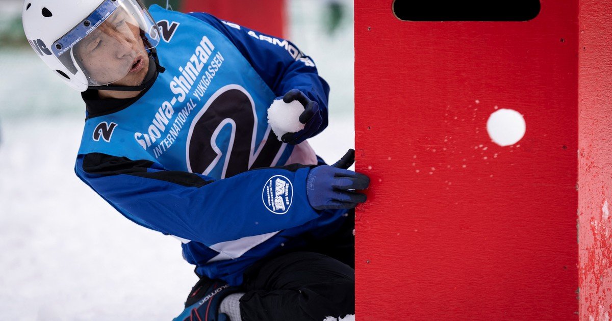 Qué es el yukigassen: la batalla de bolas de nieve que nació a los pies de un volcán activo en Japón y sueña con ser deporte olímpico