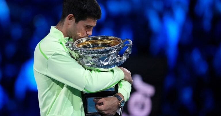 Carlos Alcaraz, historia viva del tenis: venció a Djokovic, ganó por primera vez en Australia y es el más joven en completar el Grand Slam
