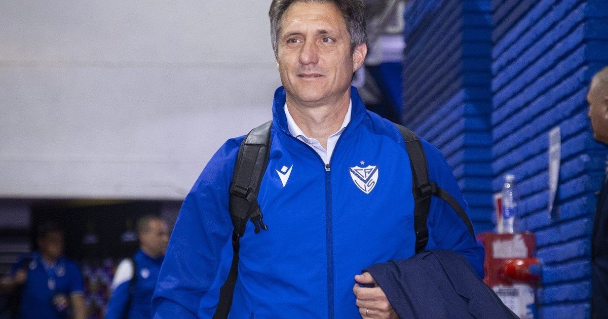 Guillermo Barros Schelotto y la ironía sobre la avioneta que pidió refuerzos para Vélez: "La mandé yo"