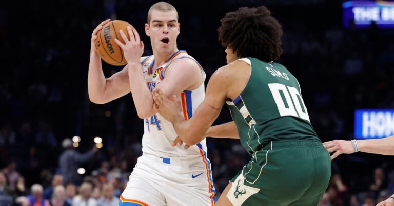 El debut que emocionó a la NBA: se sometió a un tratamiento contra un cáncer en pretemporada y jugó su primer partido para Oklahoma City Thunder