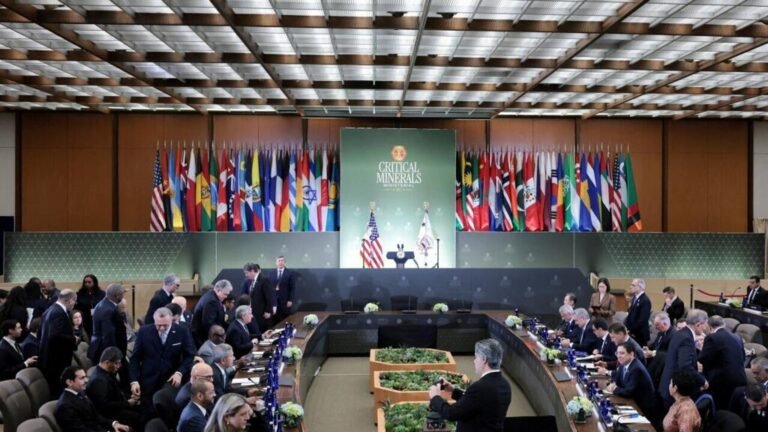 Trump busca blindar a EE. UU. ante China para garantizar el suministro de minerales críticos