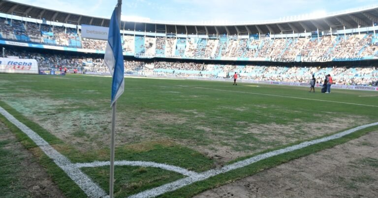 Jueves clave en Racing por el estado del campo de juego: ¿conserva la localía ante Argentinos Juniors?