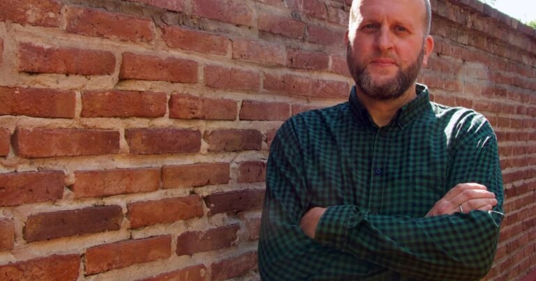 Andres Hax: "Hacer un plan tan incierto como una editorial, en cualquier coyuntura, es ingenuo"