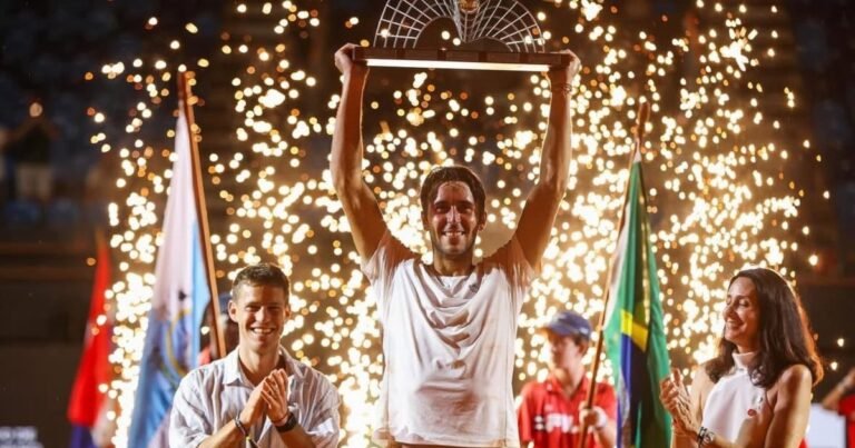 El tenis argentino, en llamas tras el título de Tomás Etcheverry: hay nueve jugadores en el top 100 y tres tienen su mejor ubicación histórica