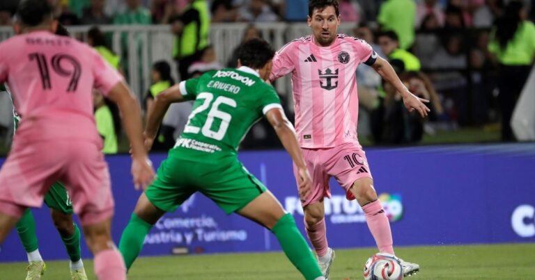 Messi fue a Colombia y se llevó una sonrisa: "cumbre" con Higuita, tiro en el palo, ovación y remontada de Inter Miami ante Atlético Nacional