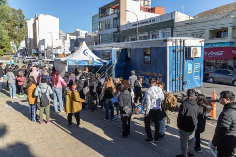 Continúan las jornadas de Salud para la entrega de apto físico gratuito: cómo obtener los certificados para el inicio de clases