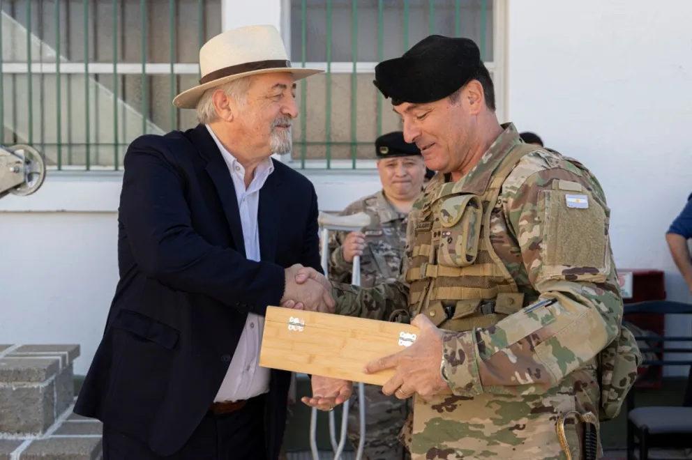 El intendente acompañó la asunción del segundo jefe de la IX Brigada Mecanizada del Ejército