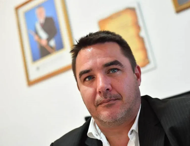 Chubut: Investigan presunto soborno millonario para obstaculizar el comienzo de clases en la provincia