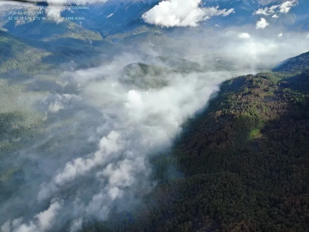 Condiciones meteorológicas moderadas favorecen el control del fuego en Chubut