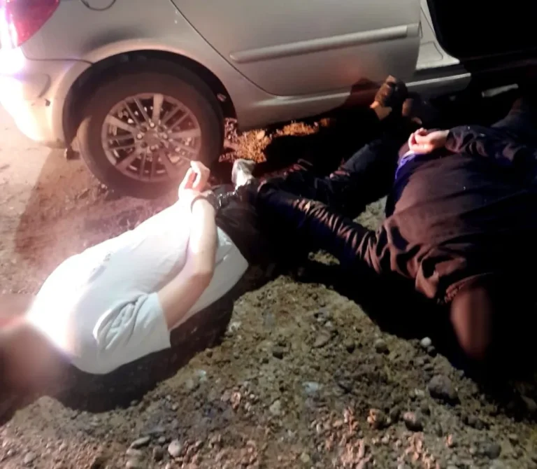 Caen cuatro personas tras una persecución policial por robo agravado