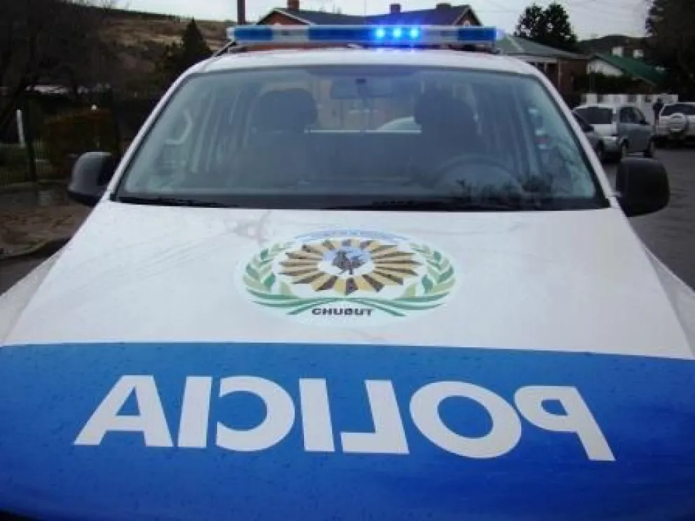 Una mujer cayó de un vehículo en movimiento en la Ruta 3