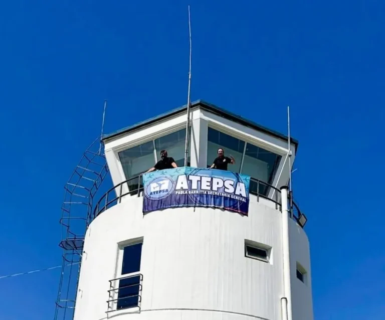 Suspendieron el paro de controladores aéreos y los vuelos funcionarán con normalidad