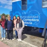 En el tráiler de salud entregan unos 30 turnos por día para cada especialista