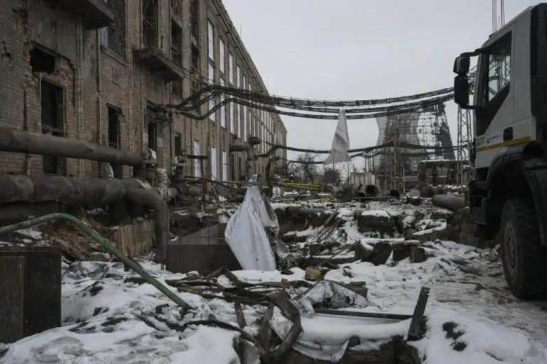 Cuatro años de la guerra en Ucrania: casi 1,8 millones de bajas y un conflicto sin salida