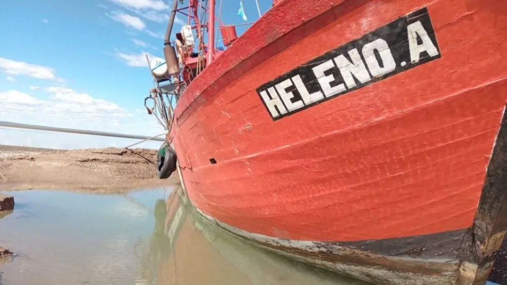 Se hundió un buque pesquero en Río Negro y buscan a un tripulante