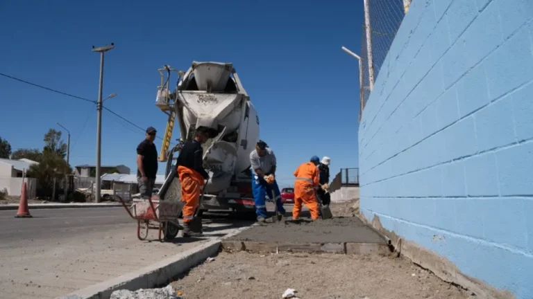 Barrio Moreno: Casi 900 metros de nuevas veredas sobre avenida Quintana para mejora la circulación peatonal