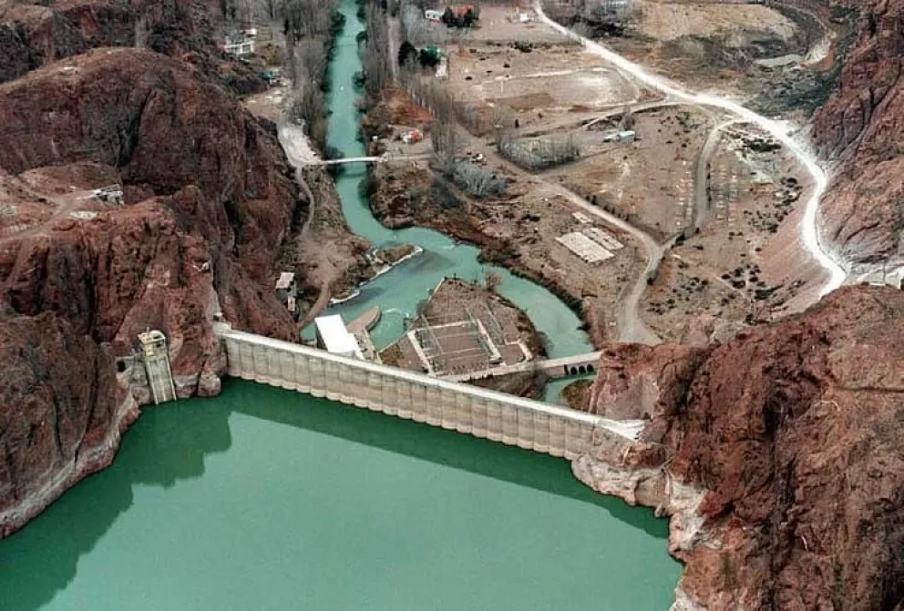 Gestión hídrica: El Dique Ameghino garantiza el suministro pese al bajo nivel