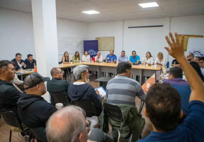 Gómez sobre la reunión con afectados por el deslizamiento del Cerro Hermitte: “esperábamos un plan de acción”