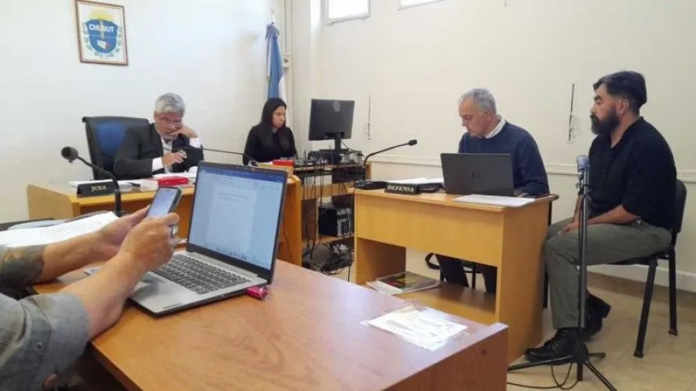 Un profesor de teatro enfrentará juicio por jurados en una causa por abuso sexual