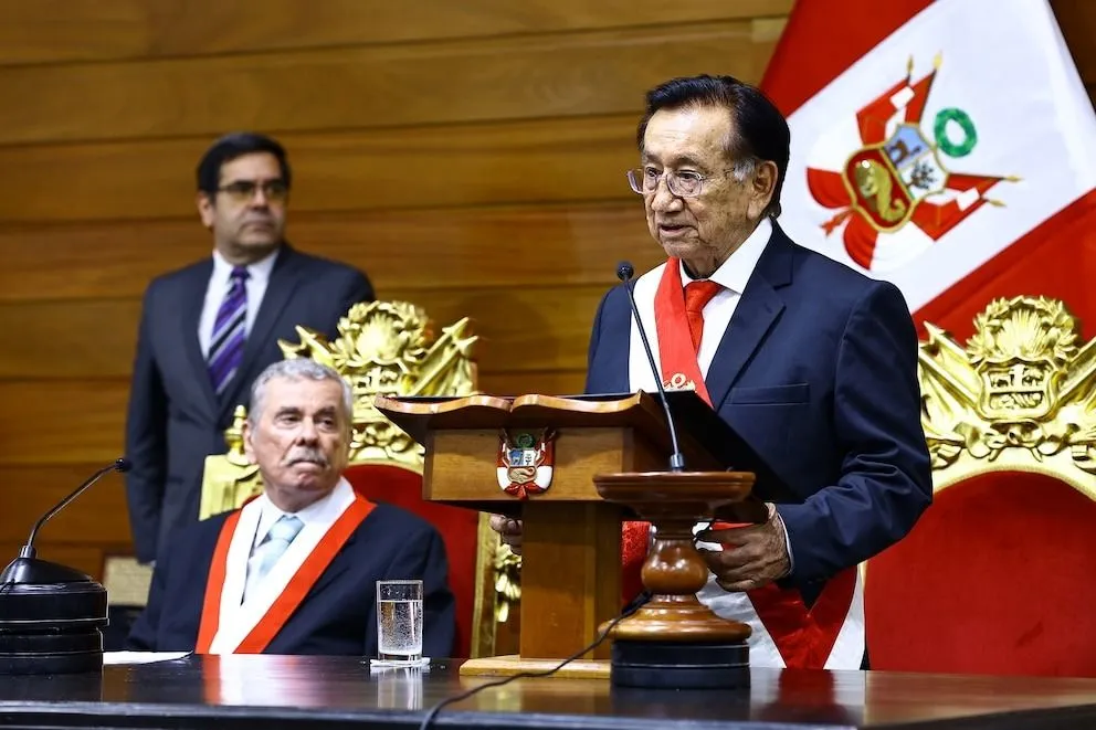 José Balcázar fue elegido como nuevo presidente interino de Perú