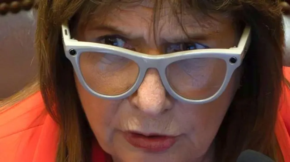 La verdad sobre los anteojos inteligentes de Patricia Bullrich en el Senado