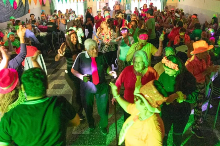 Los grupos de adultos mayores de zona norte cerraron la Colonia de Verano