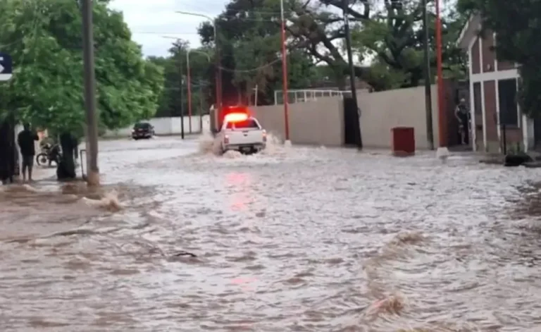 Impresionante temporal en Salta: inundaciones y más de 240 evacuados