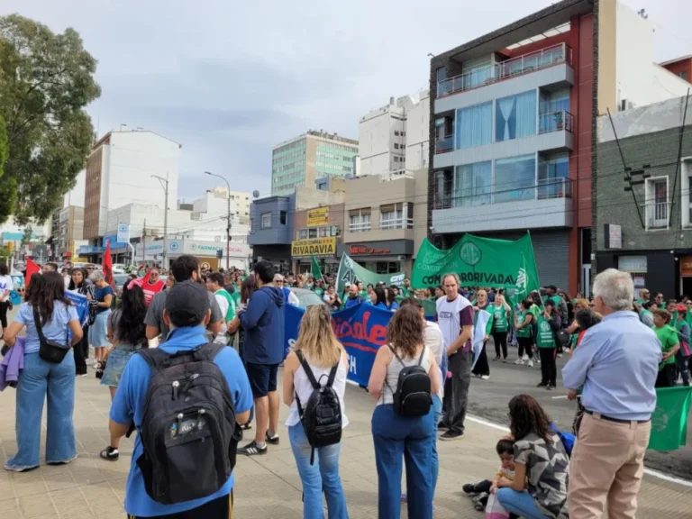 En Comodoro se movilizaron en rechazo a la Reforma Laboral