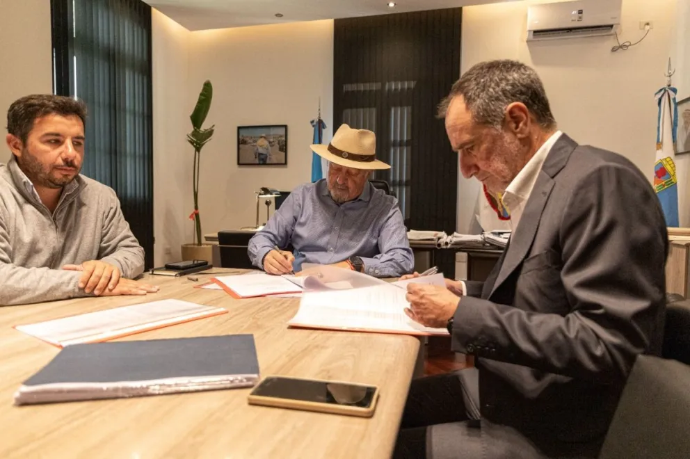 El Municipio firmó con IATASA para profundizar estudios en el Cerro Hermitte