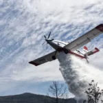 Despliegan siete aeronaves para combatir incendios en Los Alerces