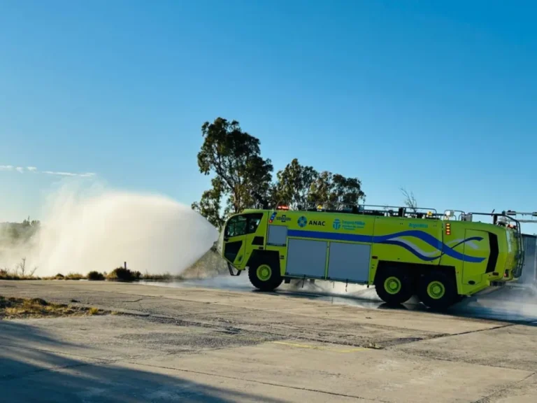Una autobomba aeroportuaria circulará esta mañana por el centro de Comodoro