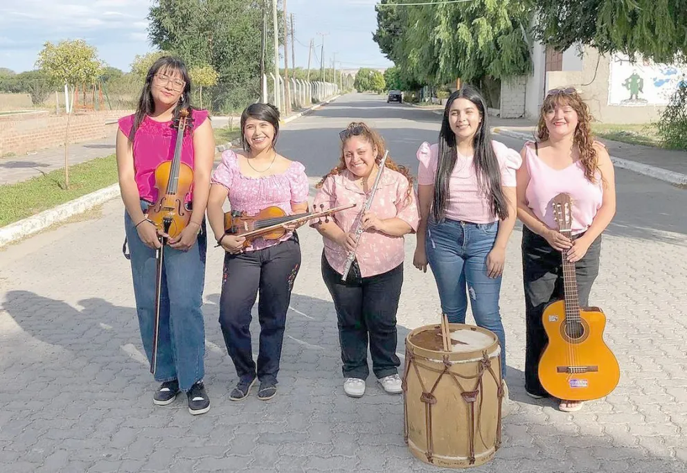 Las Musas se presentan en el "Viernes de Arte" con un espectáculo de folclore