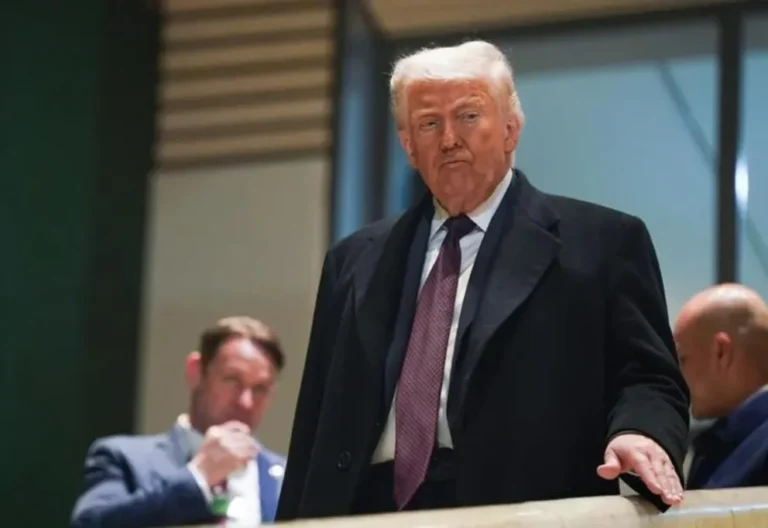 Trump ordenó desclasificar archivos secretos sobre ovnis y vida alienígena