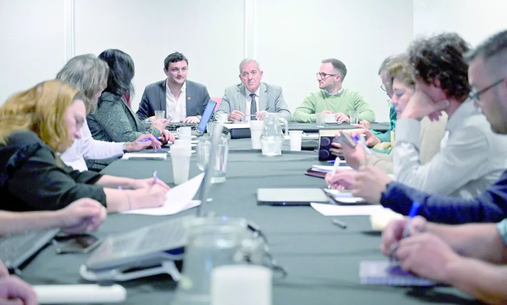 El Gobierno y los gremios docentes retoman este miércoles la negociación en Rawson