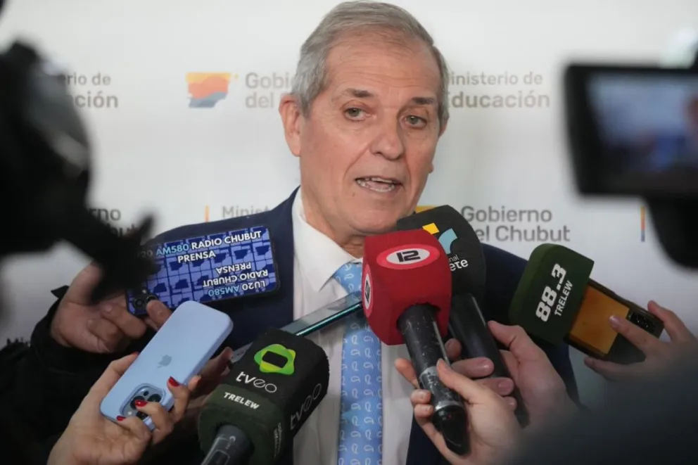 Chubut otorgará un bono de 250 mil pesos a docentes y auxiliares