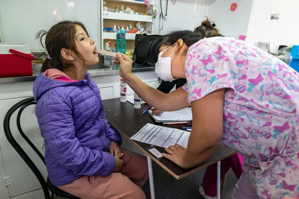 El tráiler de Salud Municipal realiza controles y vacunación para el ciclo lectivo 2026