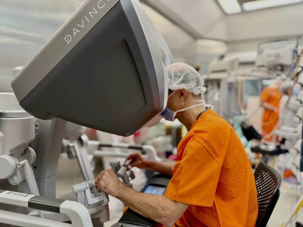 Innovación médica: la Fundación Favaloro realizó el primer bypass coronario asistido por robot del país
