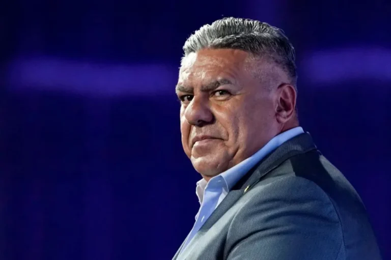 Clubes suspenden el fútbol profesional en respaldo al Chiqui Tapia