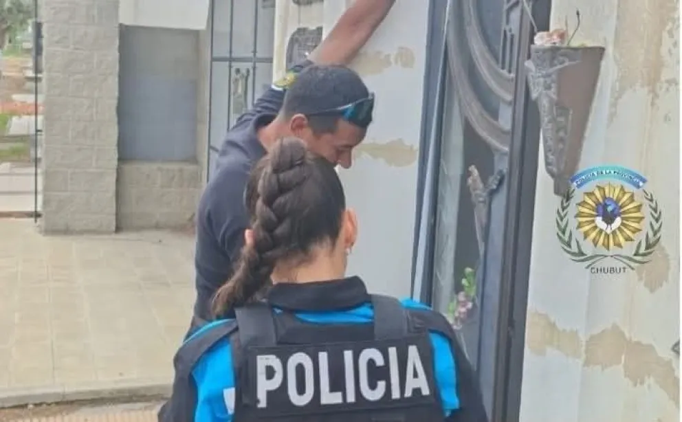 Detuvieron a un hombre por robar bronce de un panteón en Comodoro