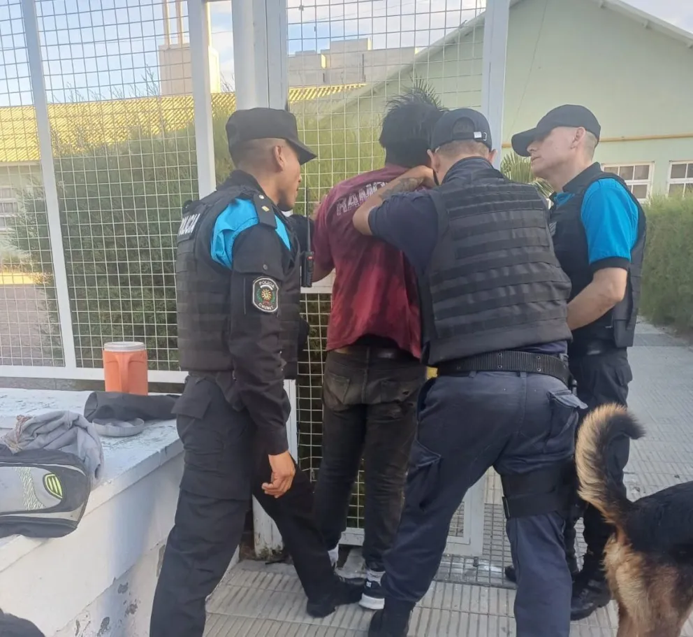 Estaba alcoholizado en medio de los carnavales e incitó a reñir a la policía