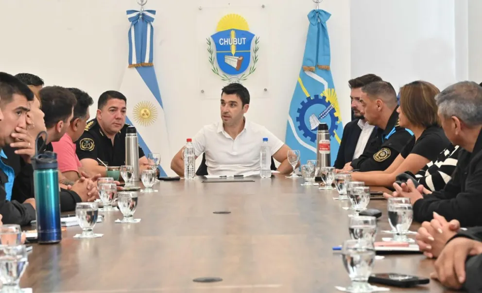 Histórico encuentro entre el gobernador Torres y representantes del COBIPOL