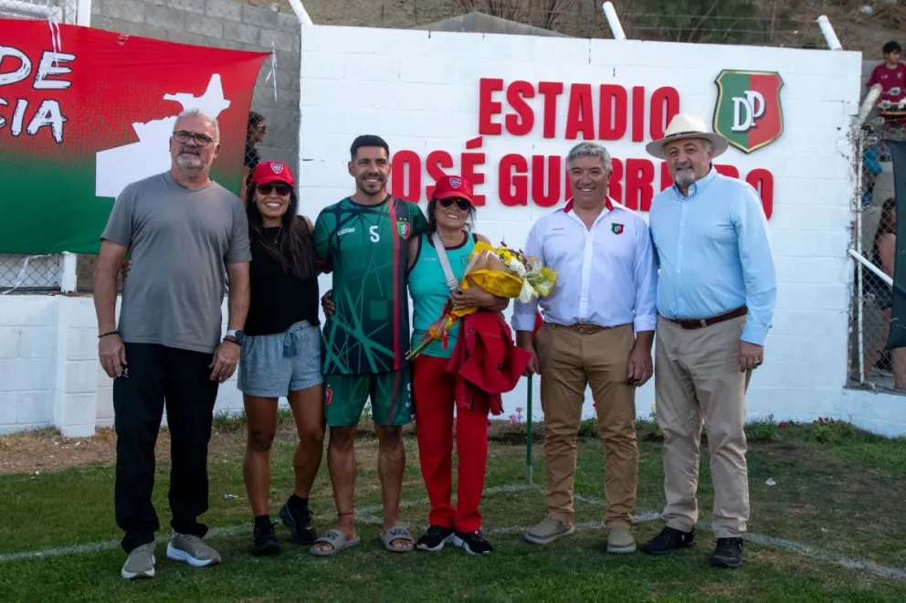 Othar acompañó al Club Deportivo Portugués en la imposición del nombre “José Guerreiro” a su estadio