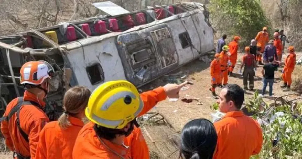 Trágico accidente de un autobús en el noreste de Brasil: 15 muertos, entre ellos, 3 niños