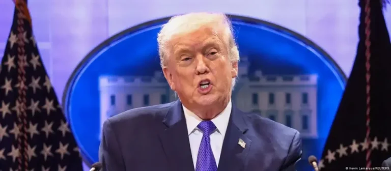 El presidente Donald Trump incrementó al 15% los nuevos aranceles globales